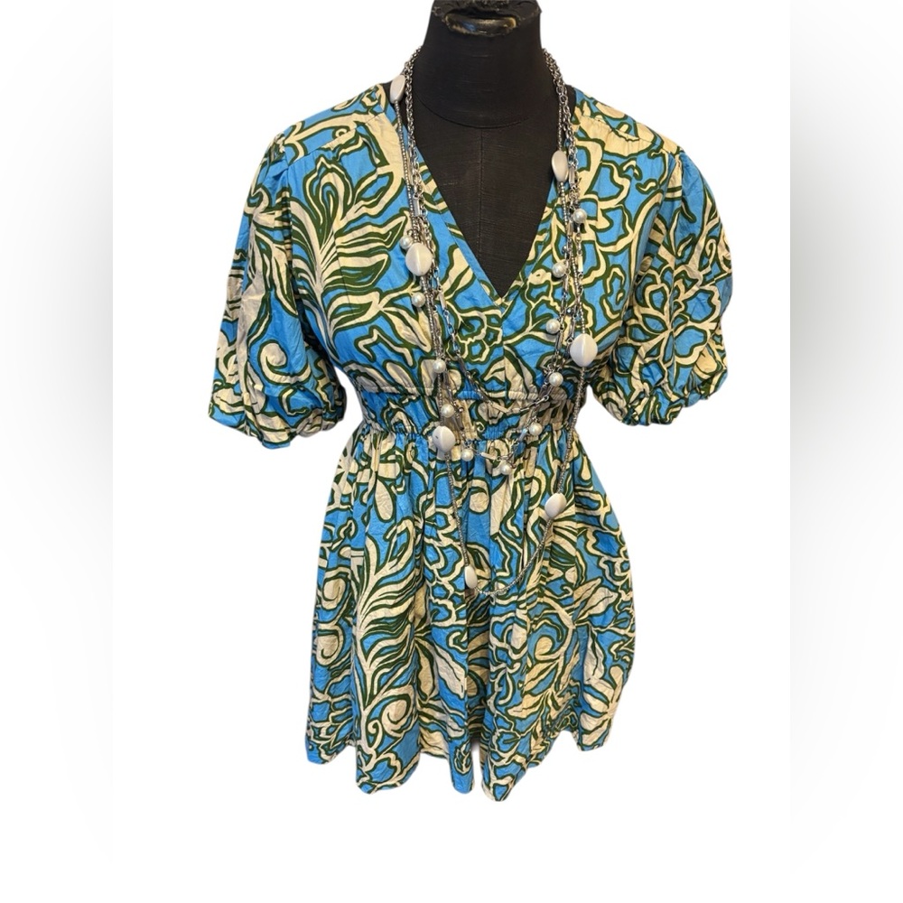 ⭐️Sincerely Jules Blue & Green Floral V-Neck Tunic